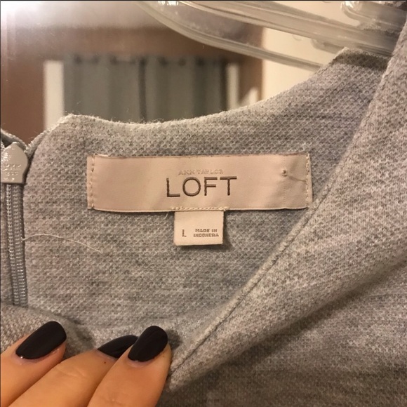 LOFT grey cropped top with lace sleeves sz L - Picture 6 of 7